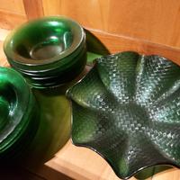 25 pezzi da tavola in vetro verde