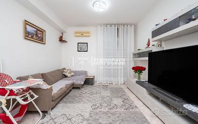 AMPIO APPARTAMENTO CON TERRAZZO PRIVATO