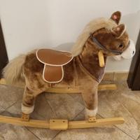 cavallo a dondolo 