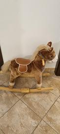 cavallo a dondolo 