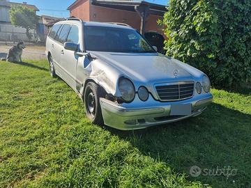 MERCEDES E 270 SW 2002