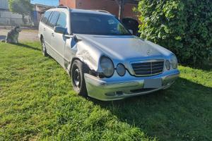 MERCEDES E 270 SW 2002