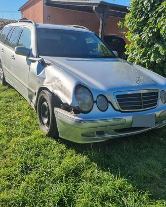 MERCEDES E 270 SW 2002