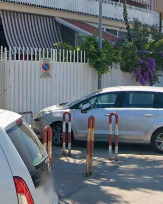 Esclusiva soluzione su 2 livelli, giardino e box