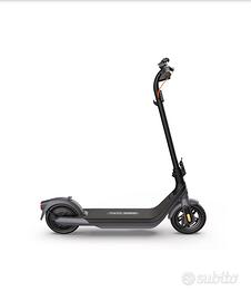Monopattino Elettrico NINEBOT KickScooter E2 PRO