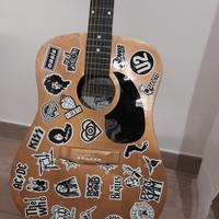  chitarra folk tipo gibson