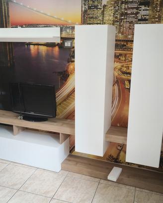 soggiorno parere attrezzata leggi bene!! 