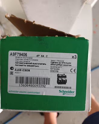 magnetotermico schneider 