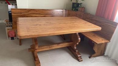 Panca quadrata con tavolo in legno d'olivo