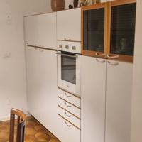 cucina bianca piano acciaio inox