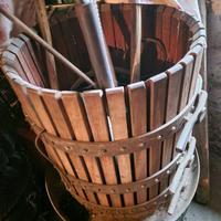 Torchio idraulico per uva