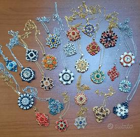 Collane realizzate a mano  25 pezzi 