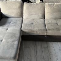 Divano componibile a tre posti