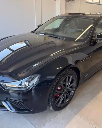 MASERATI Ghibli V6 Diesel Gransport nerissimo Ed