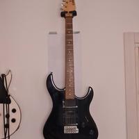 Chitarra yamaha erg 121 con modifiche estetiche