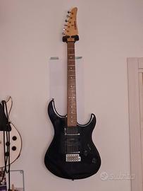 Chitarra yamaha erg 121 con modifiche estetiche