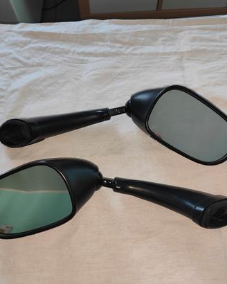 Specchietti e kit luci TMAX 