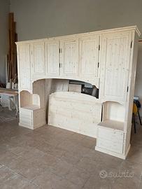 Armadio a ponte in abete massello