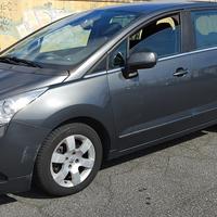 Peugeot 5008 anno 2011