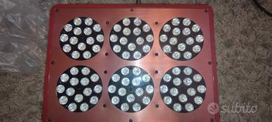 Lampada led  per coltivazioni indoor  e serra
