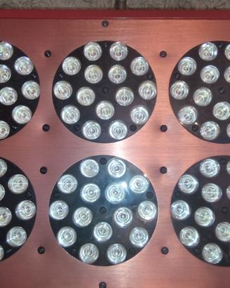 Lampada led  per coltivazioni indoor  e serra