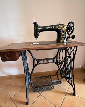 Macchina da cicire Singer