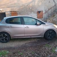 Peugeot 208 a metano
