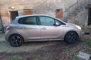 Peugeot 208 a metano