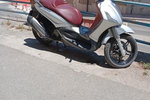 Piaggio Beverly 350