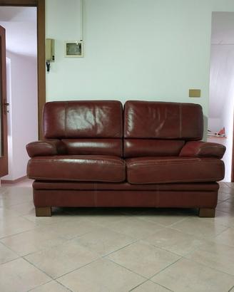 DIVANO PELLE "ROSSO CARTIER" 2 POSTI COMODO