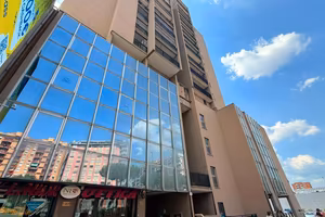 Ampio bilocale con terrazzo abitabile - libero giu