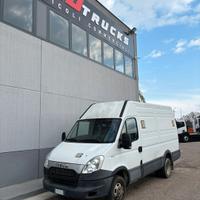 IVECO FURGONE CON PORTA LATERALE