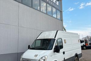 IVECO FURGONE CON PORTA LATERALE