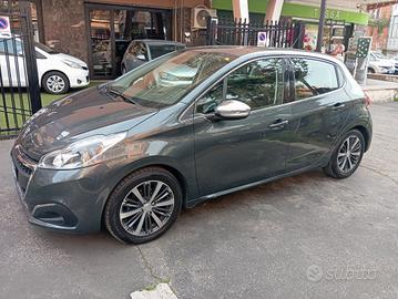 Peugeot 208 PureTech 1200 Allure del mese