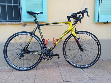 Bici da corsa in carbonio