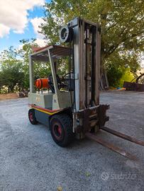 carrello elevatore muletto 