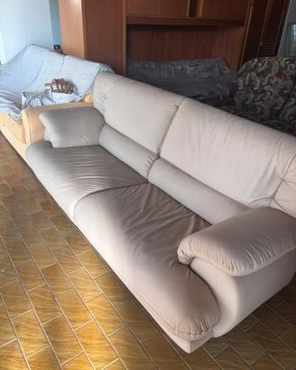 Divano pelle beige