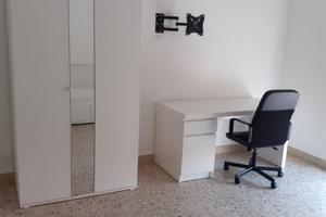 Camera per studentessa