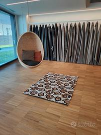 Tappeto pelle a pelo floreale (118x166 cm).