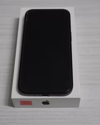 Iphone 15 Black 128 gb + 5 cover