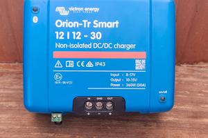 Victron Energy Orion TR smart 12A/12 30