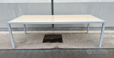 Tavolo 250 x 100 cm in ferro verniciato e laminato