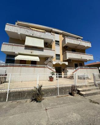 3 LOCALI A AMENDOLARA