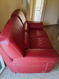 divano letto in pelle rosso