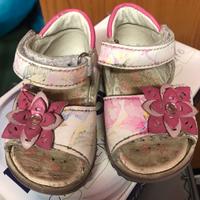 Sandali con fiorellino marca Primigi numero 19