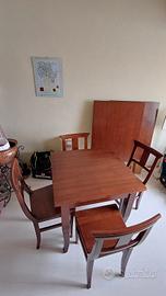 Tavolo sala con sedie