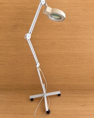 Lampada professionale con lente d’ingrandimento