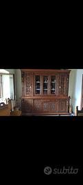 Mobile antico con  vetrina