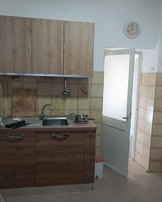 Cucina con lavastoviglie