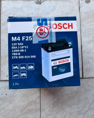 Batteria moto Bosch M4 F25 - NUOVA da attivare